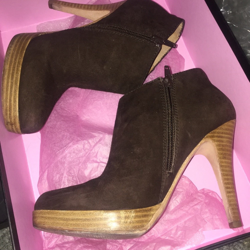 Steve Madden Ankle Booties Size 5 in Box Brown